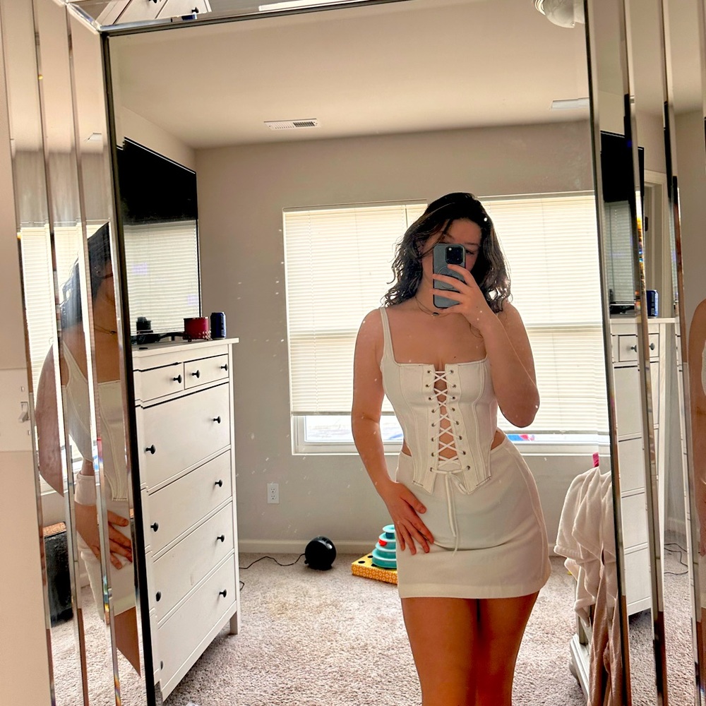 Cute WHITE FOX corset. Going out top. Size M
